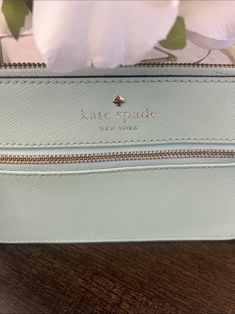 kate spade Mikas Pond Bee Mint Green Wristlet - Picture 2 of 5